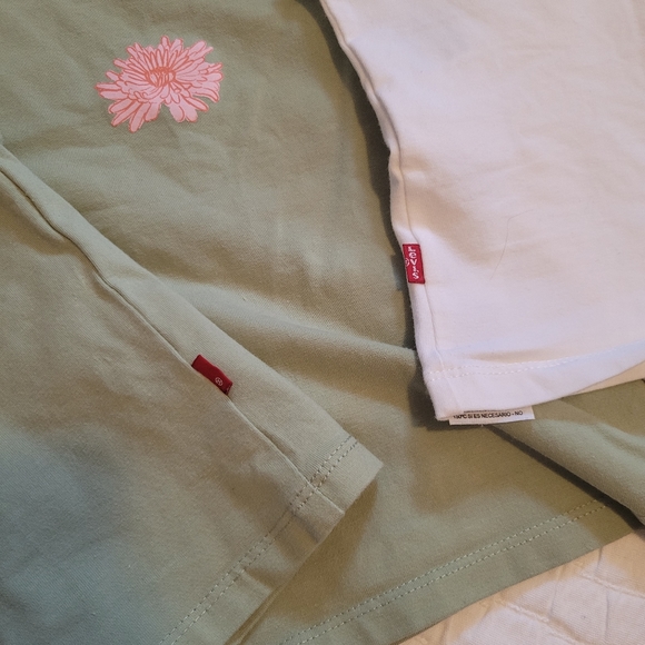 Levi's Cropped Tanks set of two in Green and White L - Picture 3 of 5